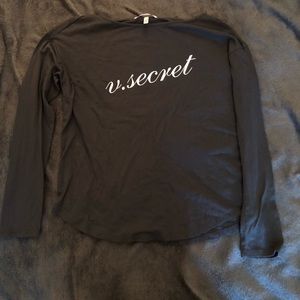VS long sleeve tee
